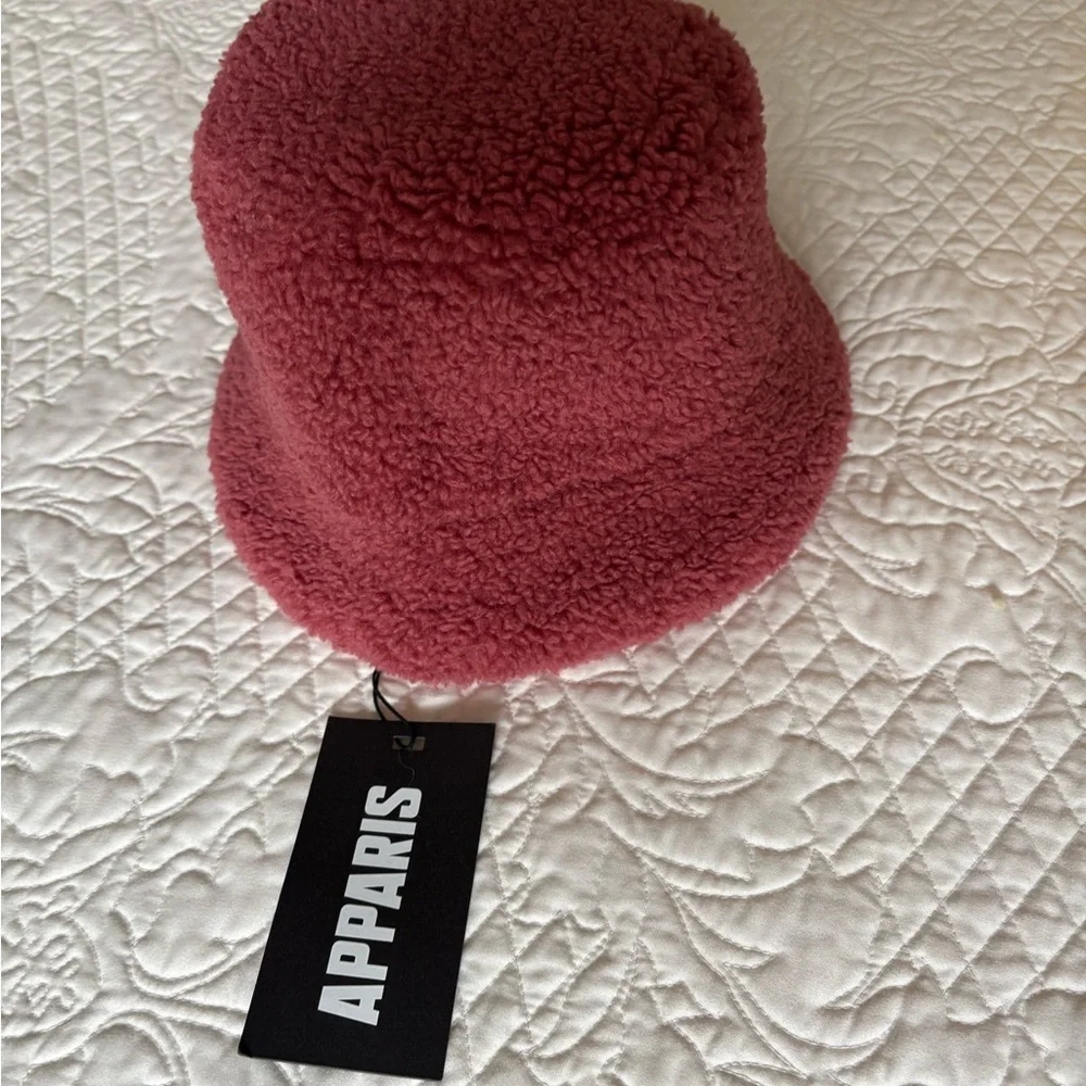Apparis Amara Faux Fur Bucket Hat. NWT - Picture 2 of 4